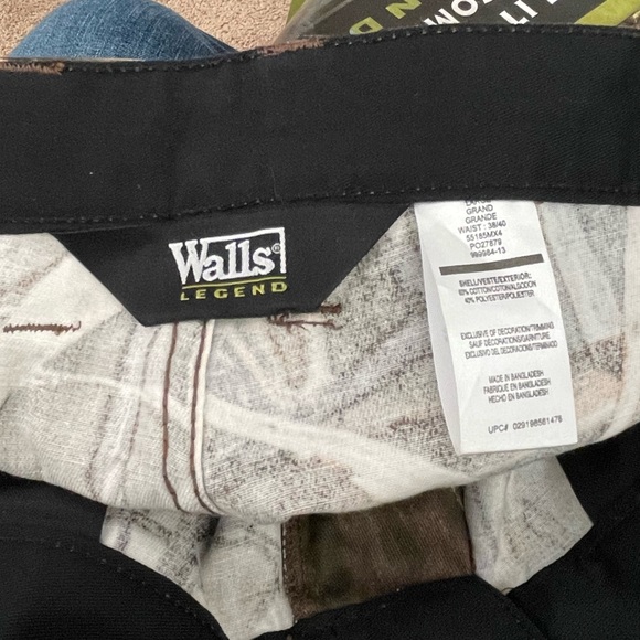 Walls Legend Men’s 6-Pocket Camo Cargo Pants - Picture 8 of 8